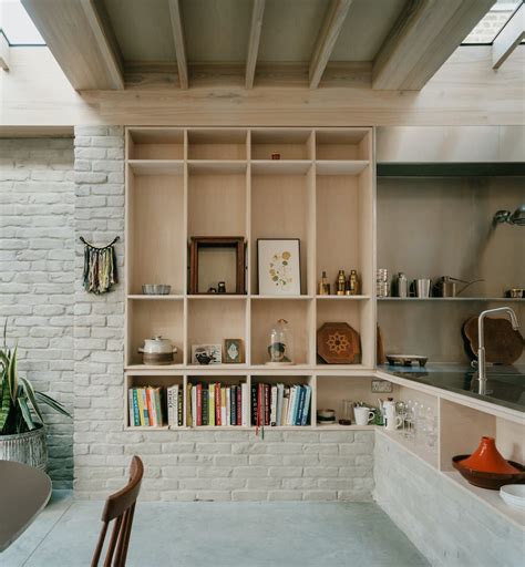 Many Hands Made Light Work of This Luminous Renovation in London - Dwell