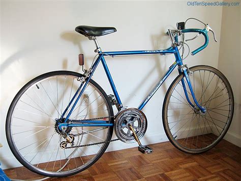 Schwinn Varsity 10-speed | Vintage bicycles, Bicycle, Cycling bikes