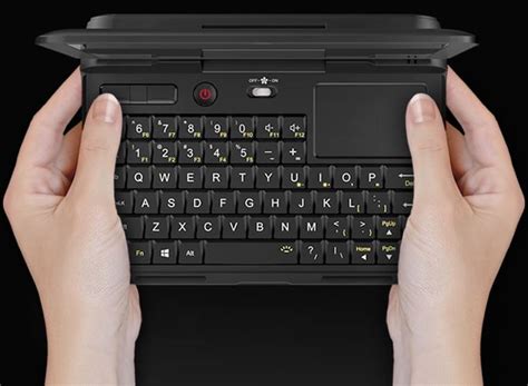 First-Look Review of the GPD MicroPC 6-inch Handheld Industry Laptop