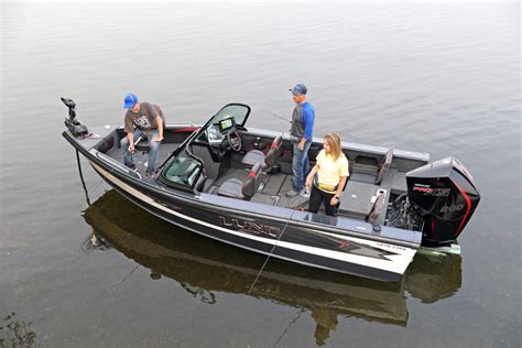 Lund Tyee Series – Crowley Boats