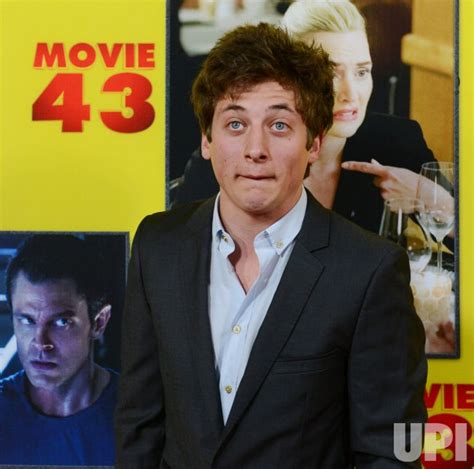 Photo: Jeremy Allen White attends the "Movie 43'" premiere in Los ...