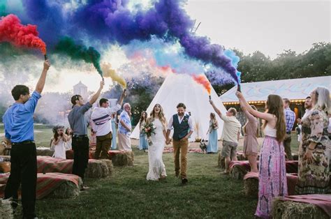 How to Use Smoke Bombs in Your Wedding Photos