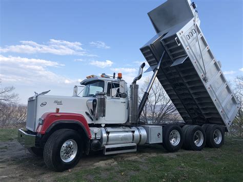 Mack Superliner V8 dump truck - Trucks for Sale - BigMackTrucks.com