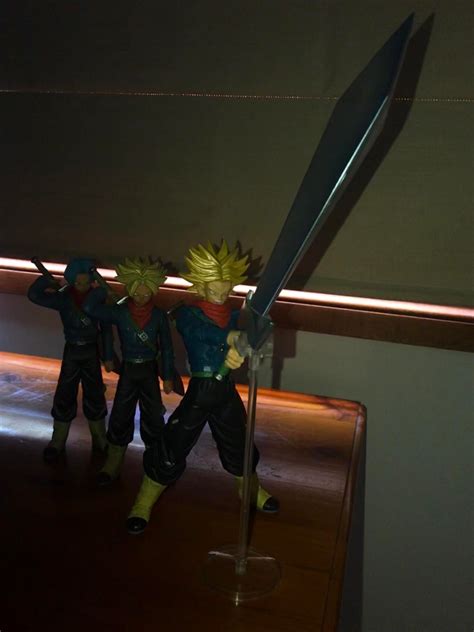 Trunks finally draws his sword : r/dbz