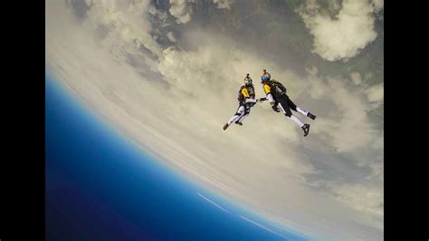 High altitude acrobatic skydiving FULL RUN - Red Bull Skycombo - YouTube