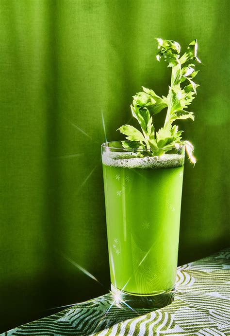 6 Best Natural Diuretic Foods and Drinks