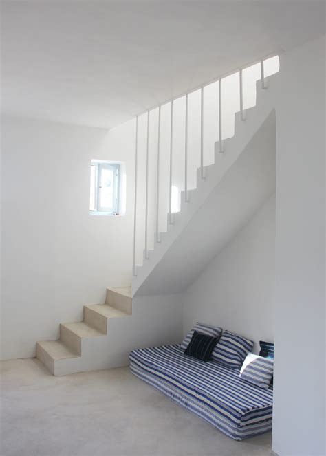 Concrete Staircase Design For Small Spaces - Design Talk