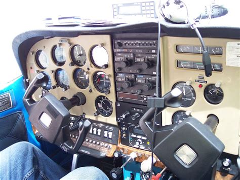 Jet Airlines: Cessna 182 Cockpit