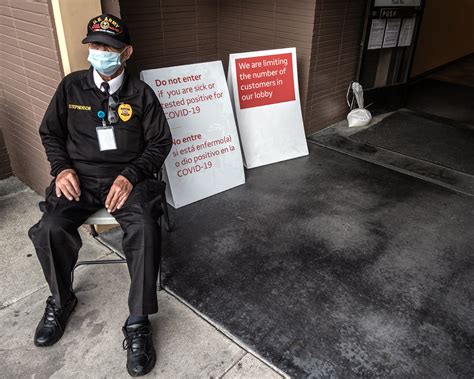 Pandemic Guard | Security guard Albert Stephenson enforces l… | Flickr