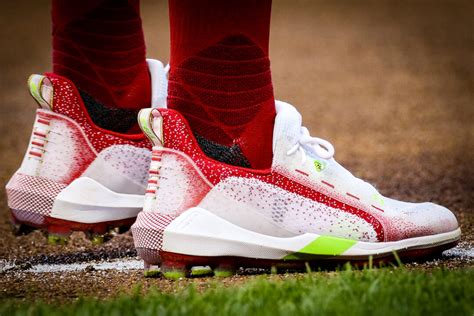 What Pros Wear: Bryce Harper's Under Armour Harper 6 Low ST Cleats ...