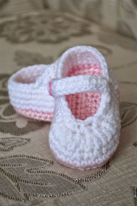 FREE Baby Bootie Crochet Patterns For Girls | Crochet baby booties pattern, Crochet baby shoes ...