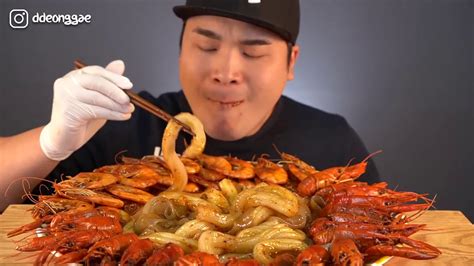 Thánh ăn hàn quốc mukbang ăn tôm và bún trung quốc cực ngon - YouTube