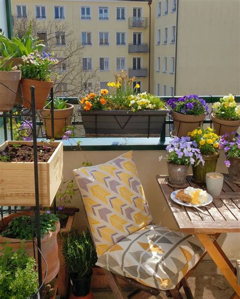 10 Balcony Garden Ideas - How to Grow Plants on a Small Balcony ...