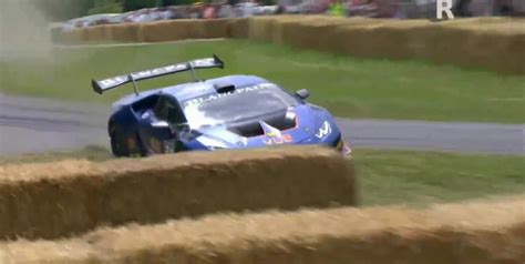 Lamborghini Huracan, Jaguar XJ R Crash on Day 2 of Goodwood FoS 2015 ...