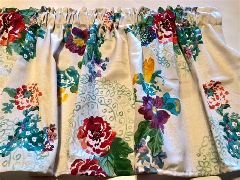 Pioneer Woman Fabric made into a Valance Country Garden | Etsy