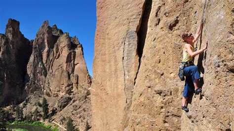 What is sport climbing? The history, locations and equipment | Advnture