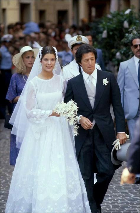 6. In 1978 Princess Caroline of Monaco married Philippe Junot channeling a youthful, romantic ...