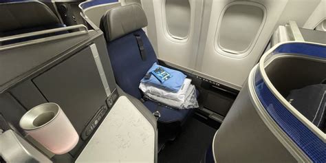 United Airlines First Class 777