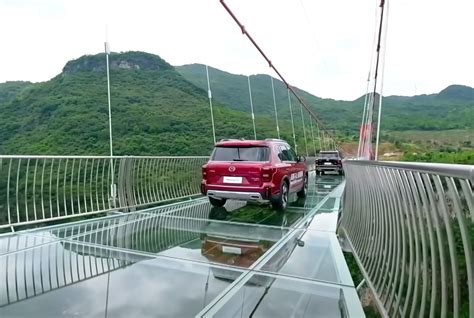 World's Longest Glass Bridge Opens in China's Three Gorges Scenic Area - TechEBlog