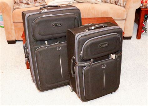 Two-Piece Eddie Bauer Luggage Set | EBTH