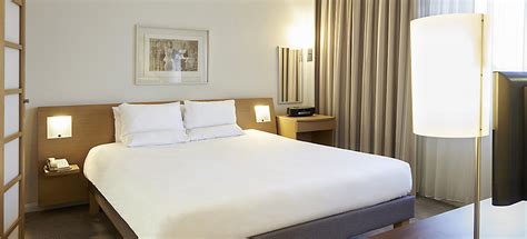 4 Star Hotel Novotel London West Family Rooms & Suites