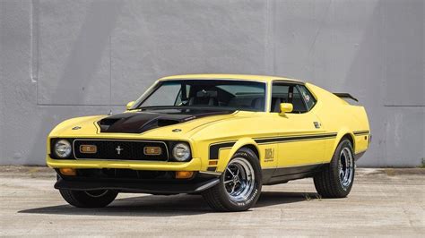 Medium Yellow Gold 1971 Ford Mustang