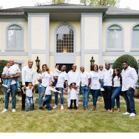 Lovely Family Photos Of Davido, His Father, and His Siblings With their ...