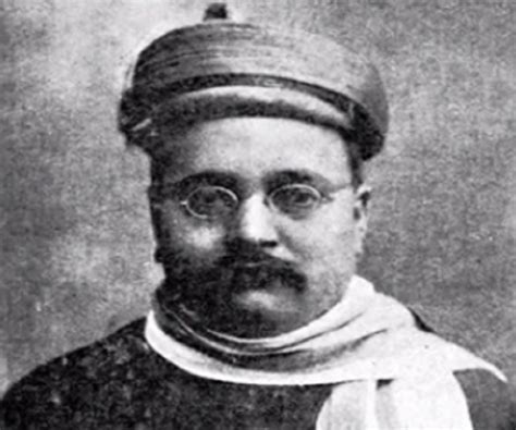 Gopal Krishna Gokhale Biography - Childhood, Life Achievements & Timeline