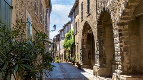 Grimaud, where do you come from? | Charm of Provence & French Riviera