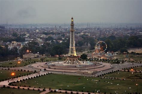 HD wallpaper: beige dome building, mosque, Lahore, Islamic architecture ...