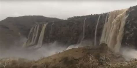 Video: Darbat waterfalls in Salalah - Oman Observer