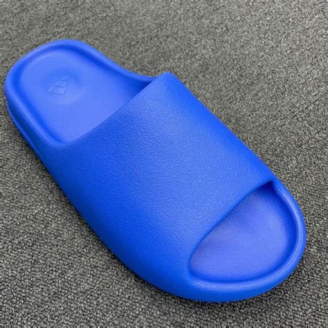 The Blue YEEZY Slide "Azure" is Releasing in 2022 | HOUSE OF HEAT