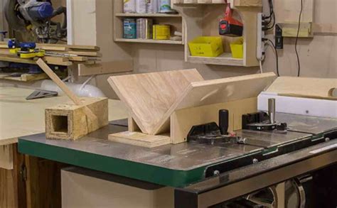 Splined Miter Table Saw Jig – Free Woodworking Plan.com