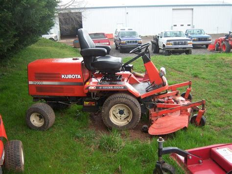 Kubota Tractors - Kubota Tractor Parts & Manuals: Kubota Lawn Tractors - www.tractorshd.com