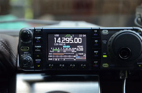 Icom IC-7000 Mobile HF Radio