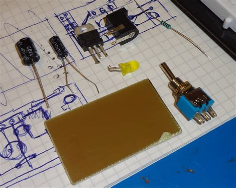 Legwinskij's Gadgets: Breadboard Power Supply