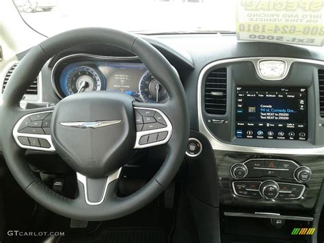 2019 Chrysler 300 Touring Dashboard Photos | GTCarLot.com