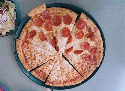 Chuck E Cheese Pizza Slices: Conspiracy Claims Chain Recycles Pizza - Thrillist