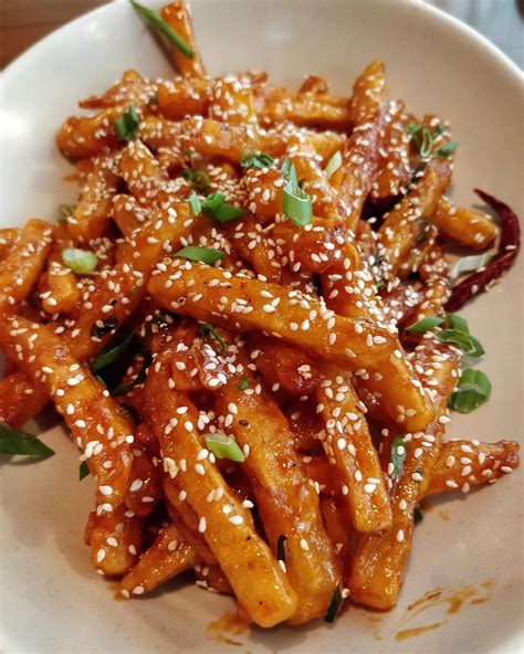 Crispy honey chilli potatoes with sesame [OC][1250X4250] : r/FoodPorn