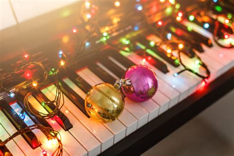 A Brief History of 10 Top Christmas Carols for the Piano - Moore Piano