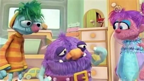 Sesame Street - Elmo Finds a Baby Bird - Dailymotion Video