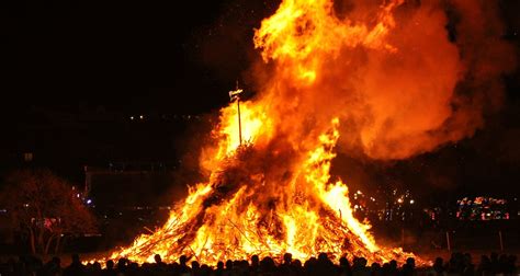 Lexicolatry: Bonfire - For Fawkes' Sake