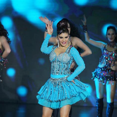 Jacqueline Fernandez Dance Performance at IIFA 2013 - Sareejem Actress ...