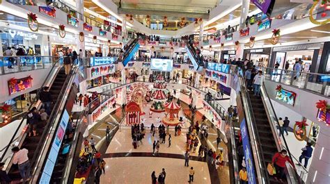 Christmas | Festive footfall at decked-out malls in Kolkata - Telegraph India