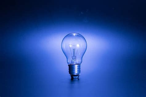 turned-on, blue, edison bulb, bulb, clear, light, lightbulb, light bulb | Piqsels