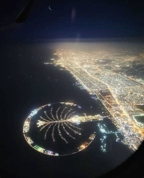 Dubai Palm Island and surrounding areas at night. : r/interestingasfuck