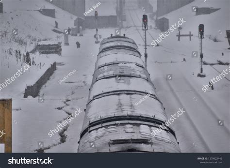 Trains Changing Platforms Qazigund Railway Station Stock Photo 1279923442 | Shutterstock