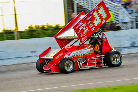 Sprint Cars Shine at Showtime Speedway - Hot Rod Network