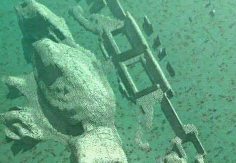 An underwater city believed by some to be a granite complex of ...