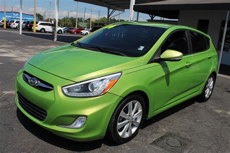 Pre-Owned 2014 Hyundai Accent SE Hatchback 4 Dr. in Tampa #2109 | Car Credit Inc.